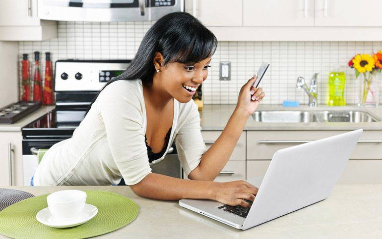 girl pays with her card