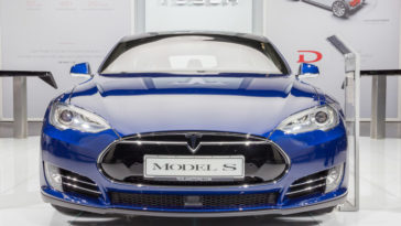 Tesla model S P90D