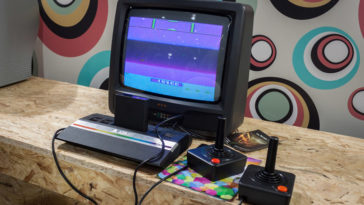 Atari retro console